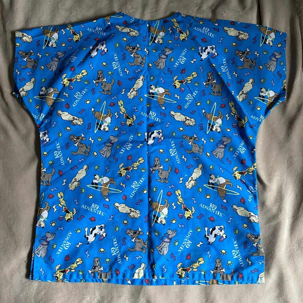 size medium dog print scrub top